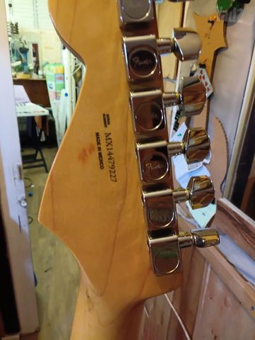 FENDER STRATOCSTER MEXICO