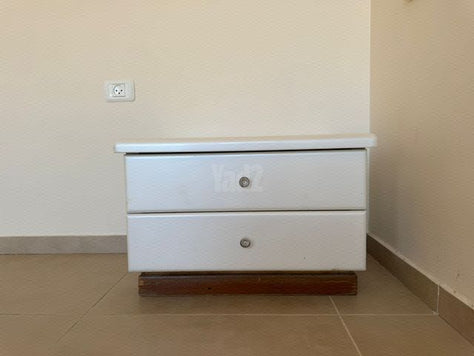 שידה נמוכה