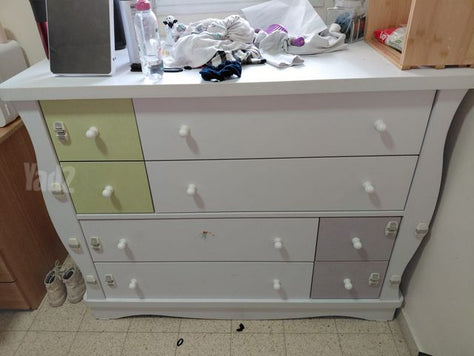 שידה במצב טוב