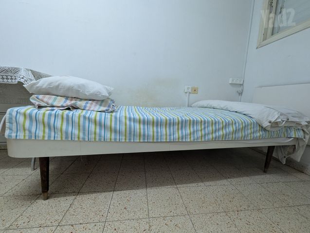בסיס למיטה