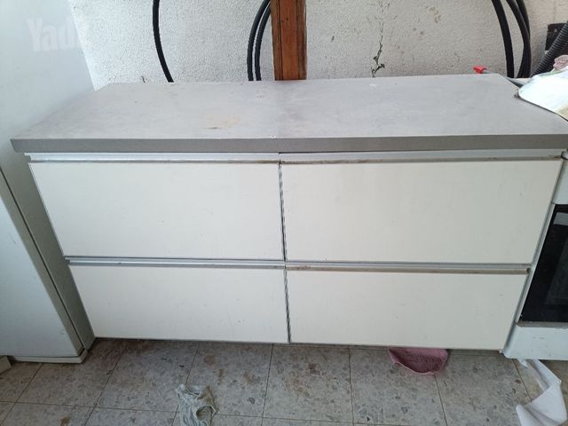 אי