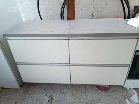 אי