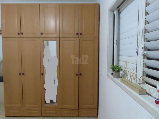 ארון עץ 5 דלתות
