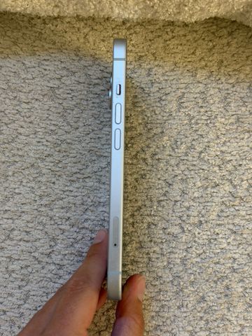 **למכירה – iPhone 15 | 256GB**