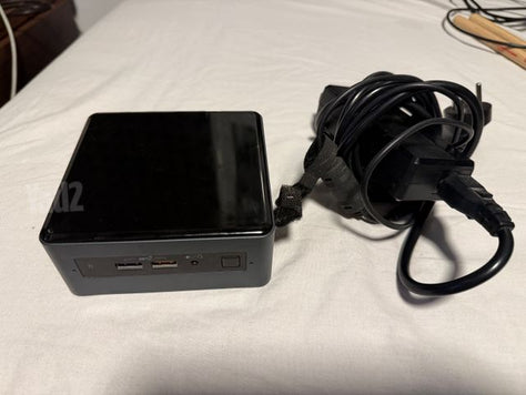מחשב מיני Intel NUC8i5BEH