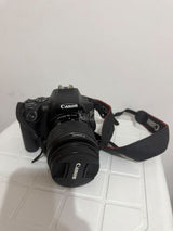 למכירה – Canon EOS 250D