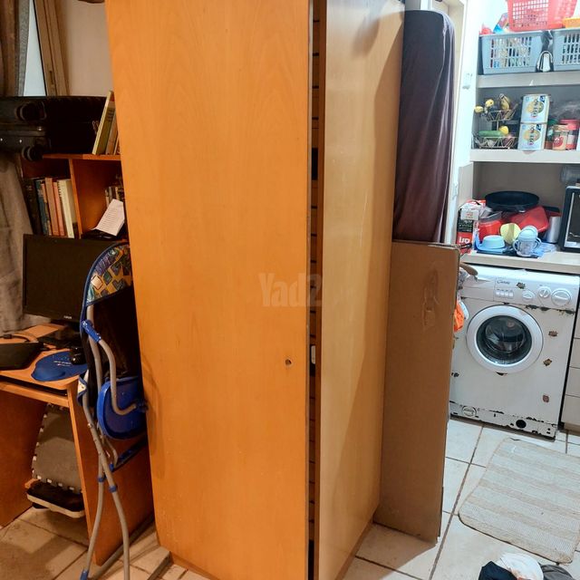 ארון עץ