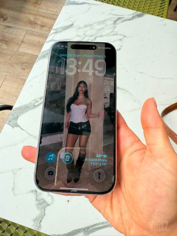 אייפון 16 פרו לבן