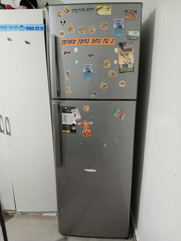 מקרר דגם sharp