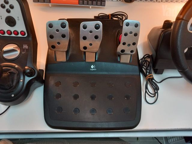 הגה מרוצים Logitech G25