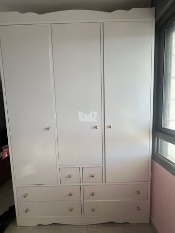 ארון בגדים 1.60/2.40