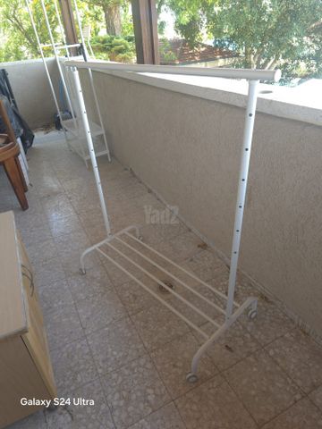 מתלה בגדים
