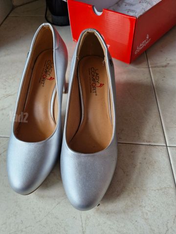 נעלי עקב