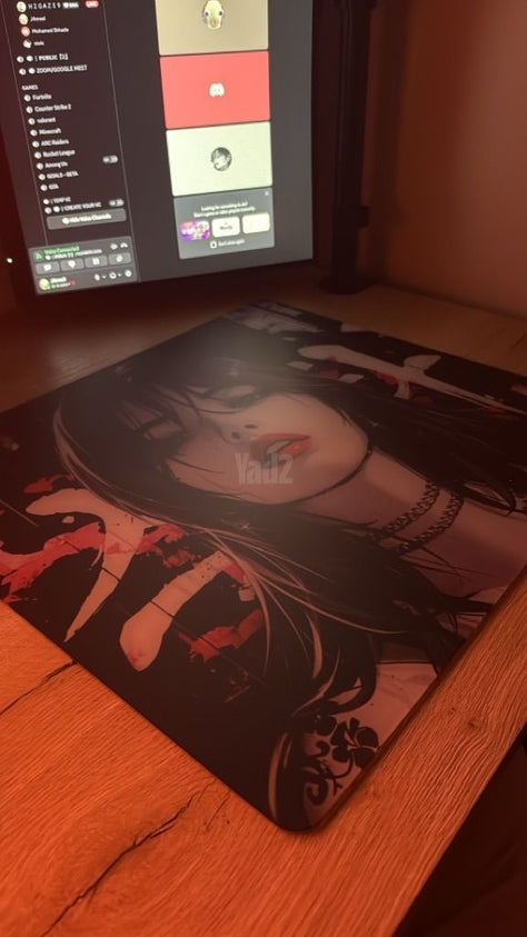 Glass mouse pad