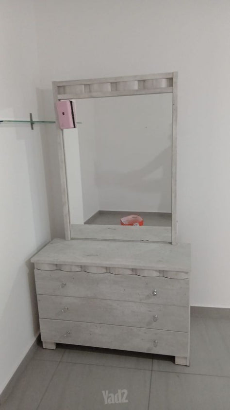 שידת איפור