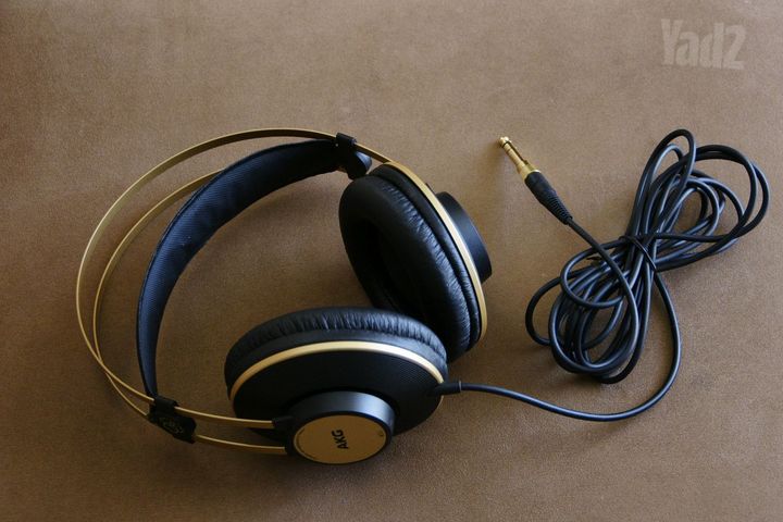 אוזניות AKG K92