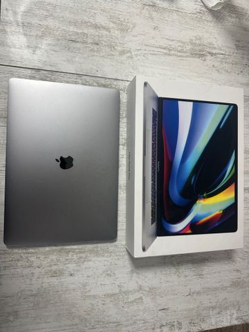 MacBook Pro i9 16 32GB 1TB