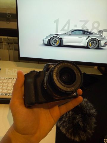 Canon M50