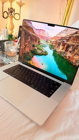 MacBook pro 16 M2