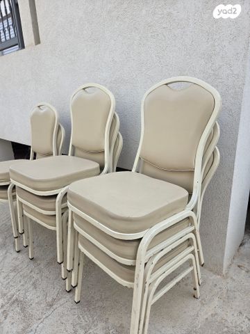כיסאות