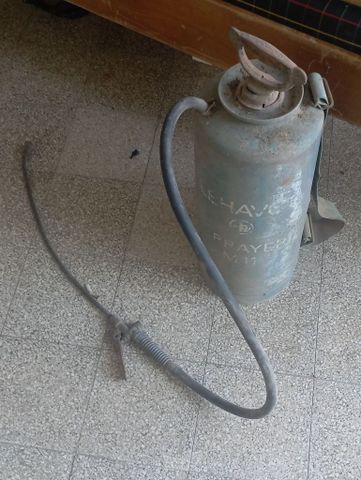 מרסס עתיק, ממתכת