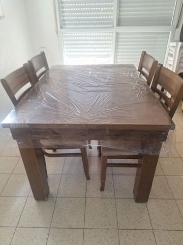 שולחן ו4 כסאות