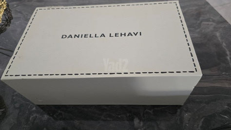 סנדלים