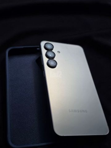 Galaxy s25 ואוזניות