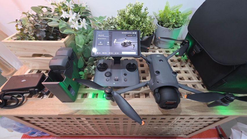 DJI Mavic 4 Pro CREATOR COMBO
