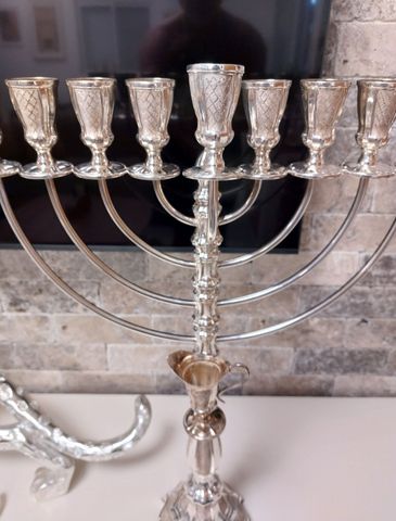 חנוכיה כסף