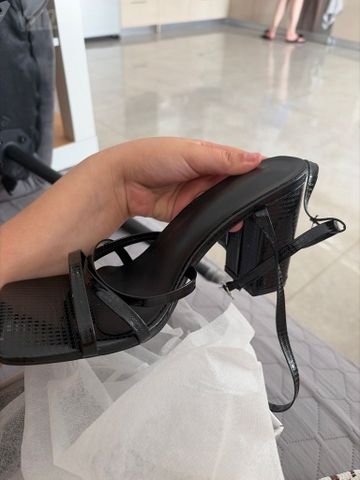נעלי עקב משיין