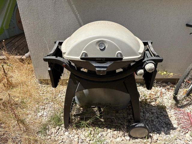 מנגל וובר q300