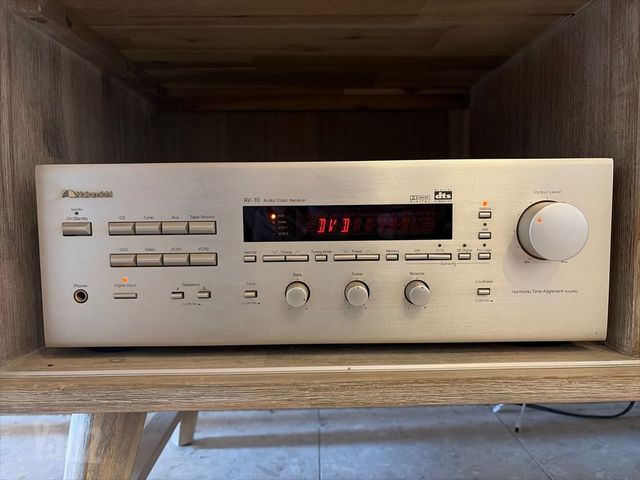 מגבר נקמיצ׳י AV-10