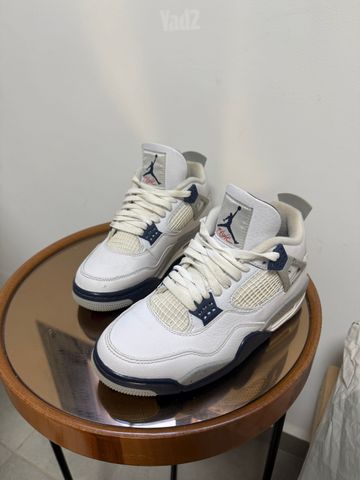נעלי ג׳ורדן 4 midnight Navy
