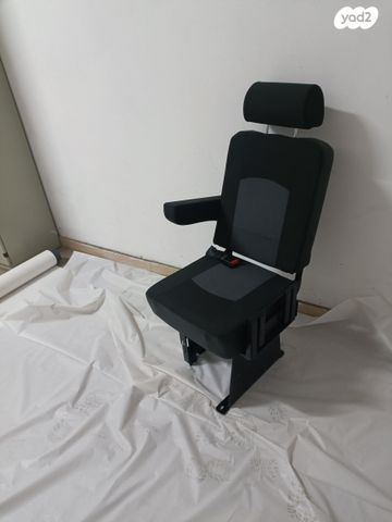 כסאות לרכב