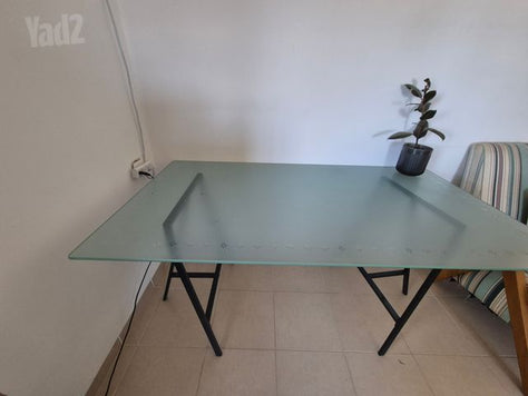 שולחן