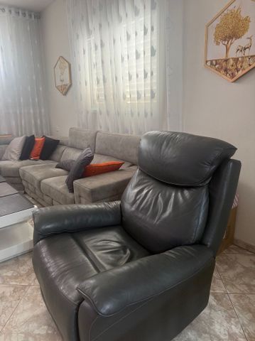 כורסת עור נפתחת