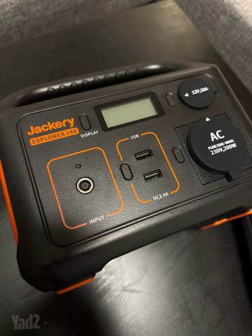 Jackery Explorer240