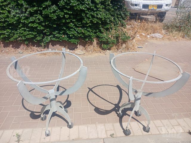 מתקן לשולחנות