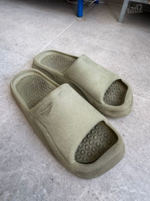 Heron Preston sliders