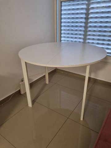 שולחן