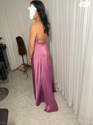 שמלת סאטן של Isabella