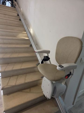 מעלון כסא