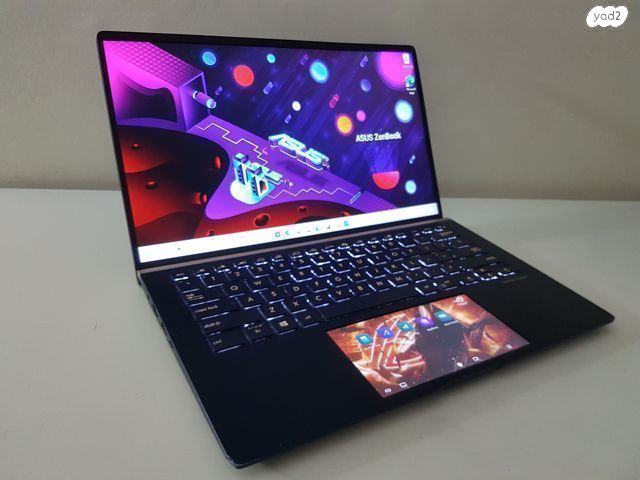 מחשב חזק i7 עם 2 מסכים