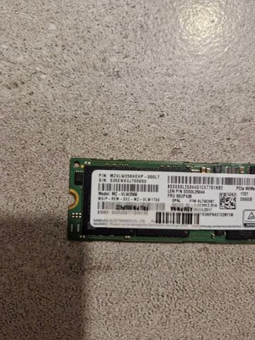 כוננן ssd 256