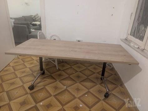 שולחן