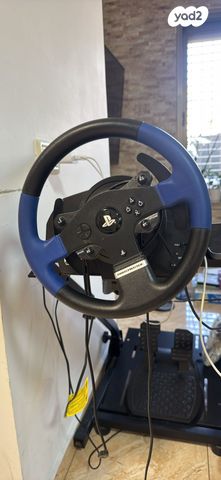 הגה מרוצים Thrustmaster T150