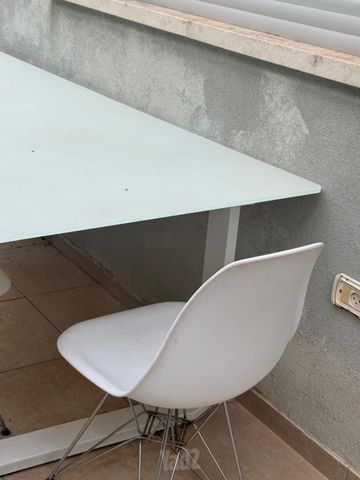 שולחן אוכל