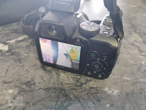 מצלמה מדגם finepix s2000hd