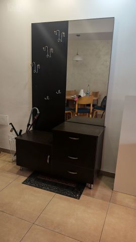 ארון מבואה